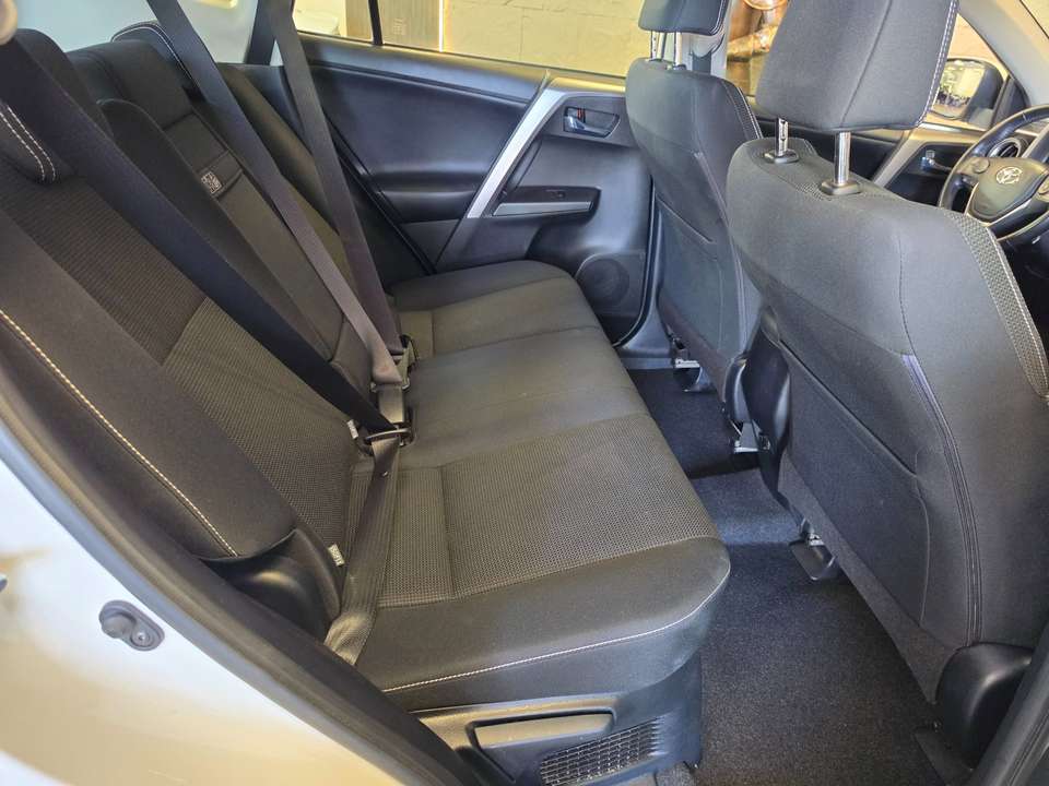 Toyota RAV 4 - Imagem 13