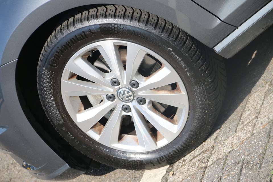 Volkswagen Golf - Imagem 4