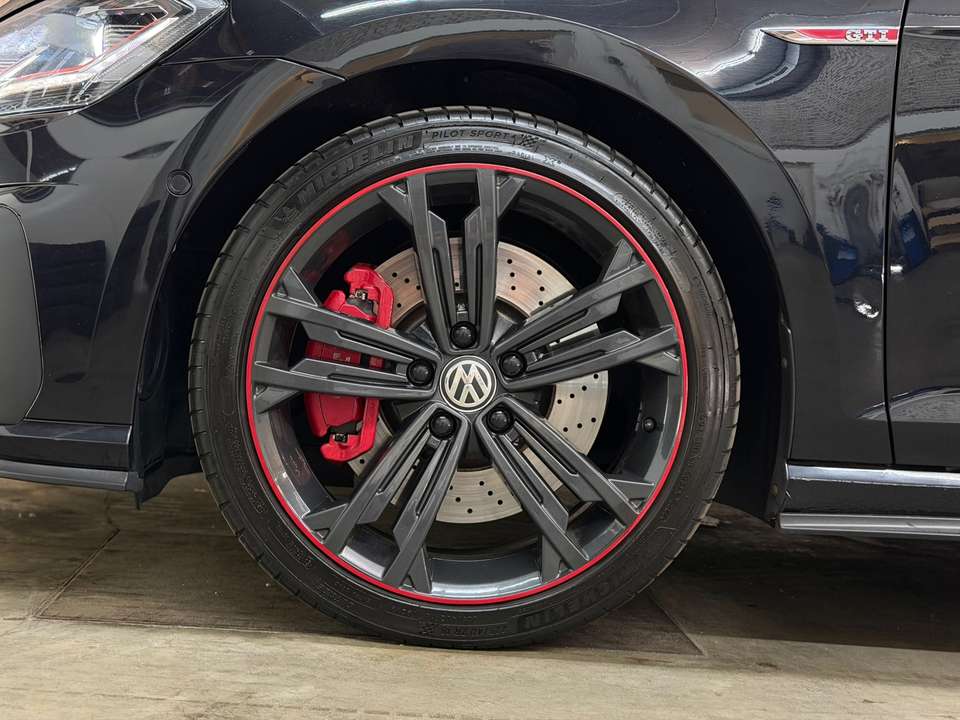 Volkswagen Golf GTI - Imagem 2