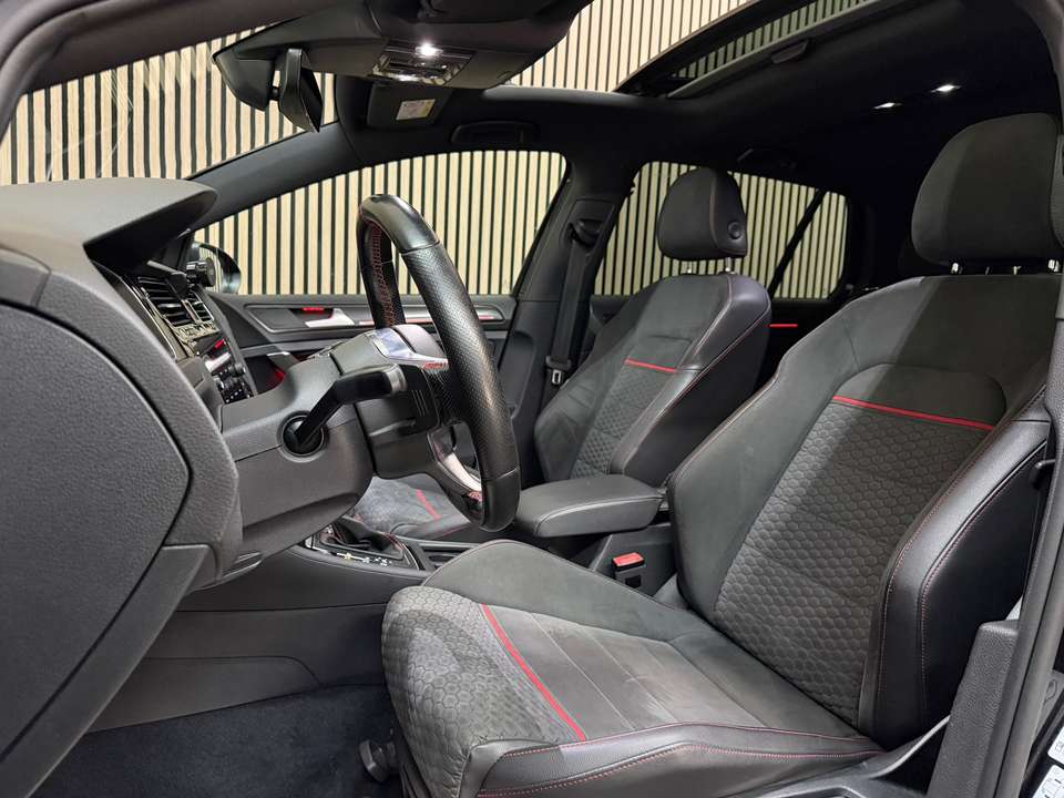 Volkswagen Golf GTI - Imagem 13
