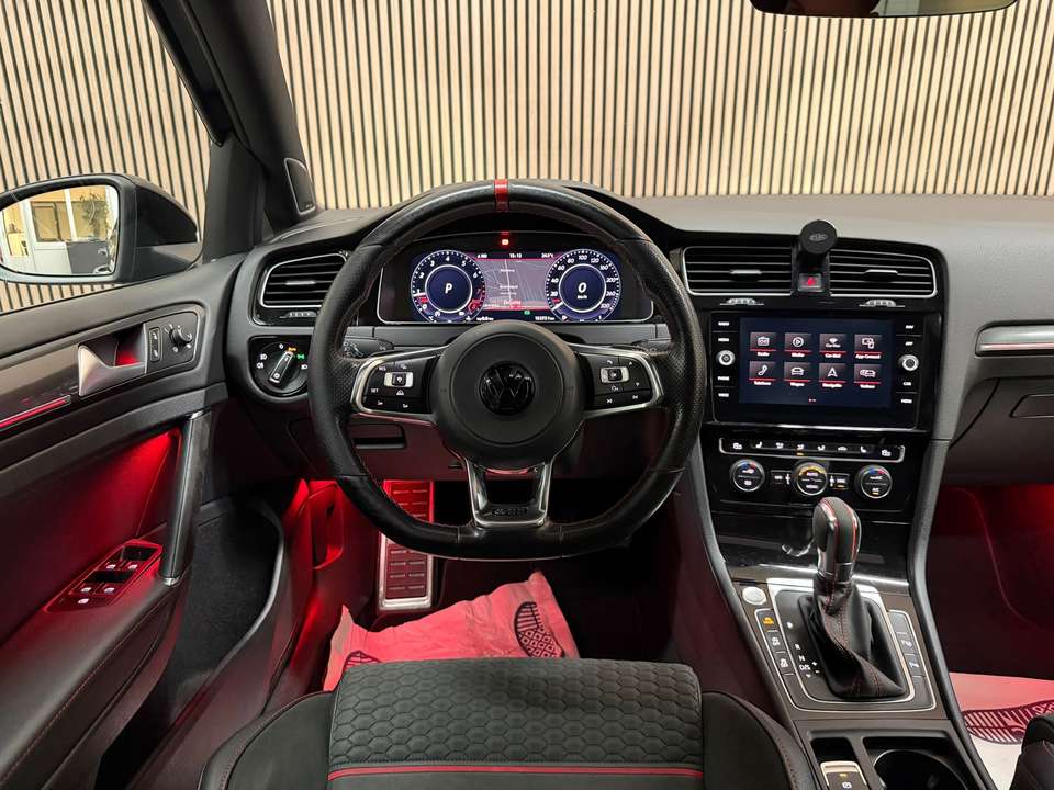 Volkswagen Golf GTI - Imagem 17