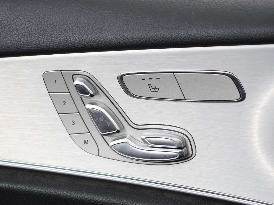 Mercedes-Benz E 300 - Imagem 12