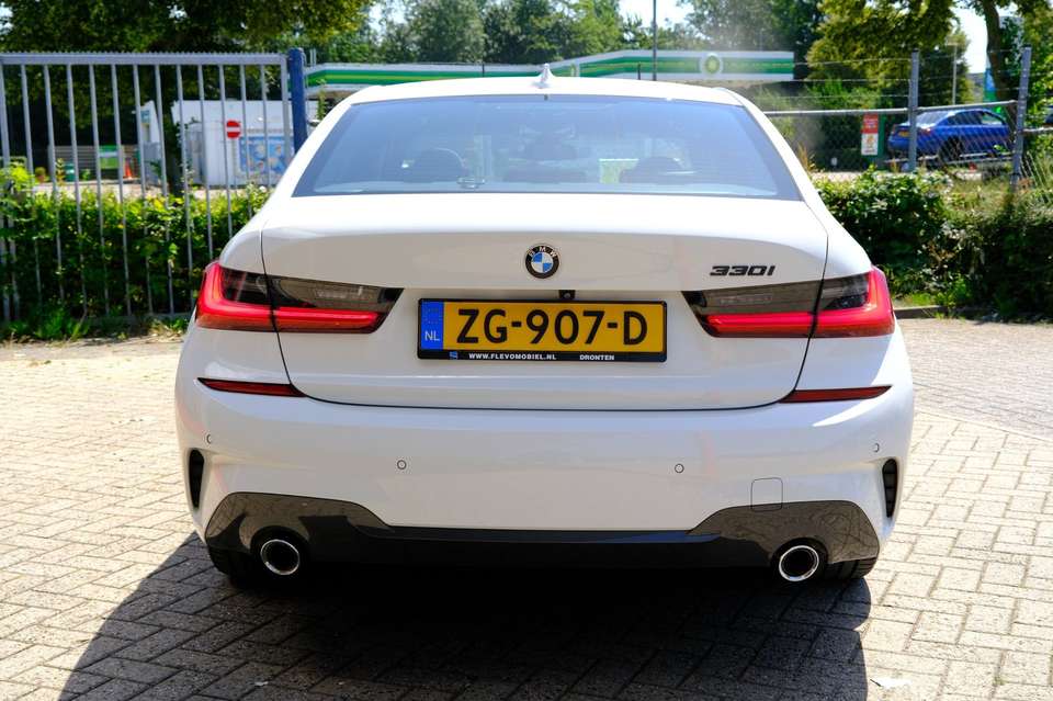 BMW 330 - Imagem 8