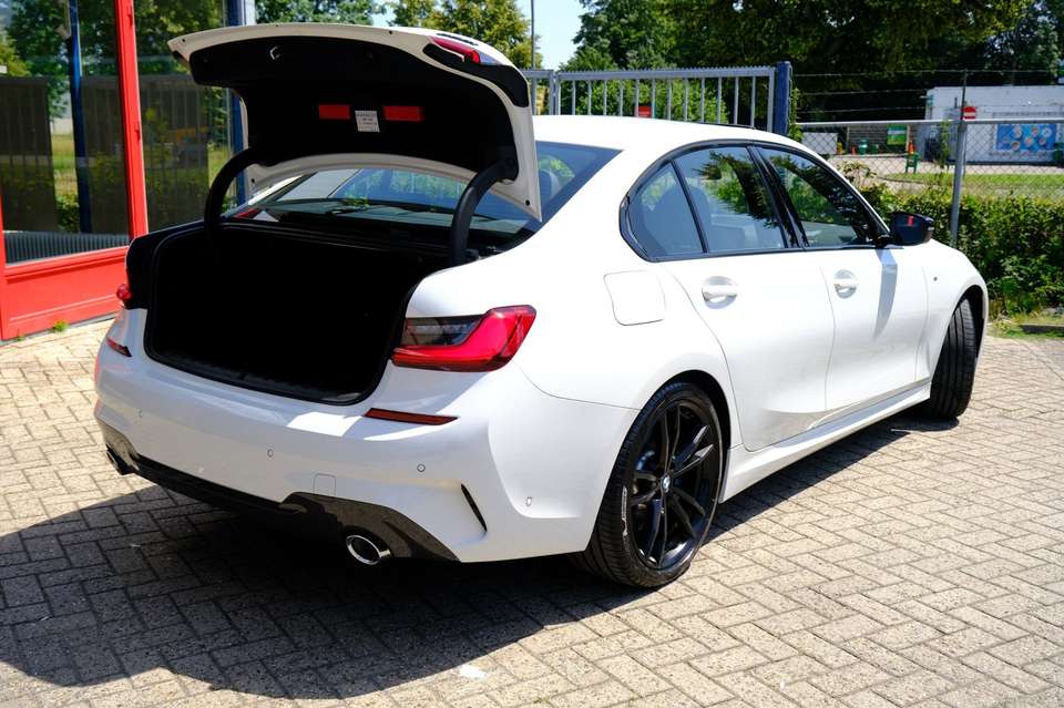 BMW 330 - Imagem 9
