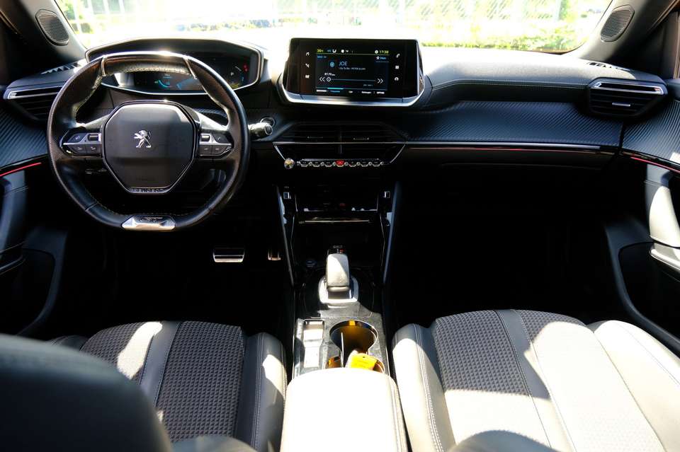 Peugeot e-2008 - Imagem 11
