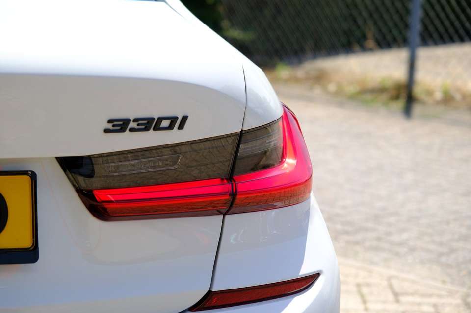 BMW 330 - Imagem 16