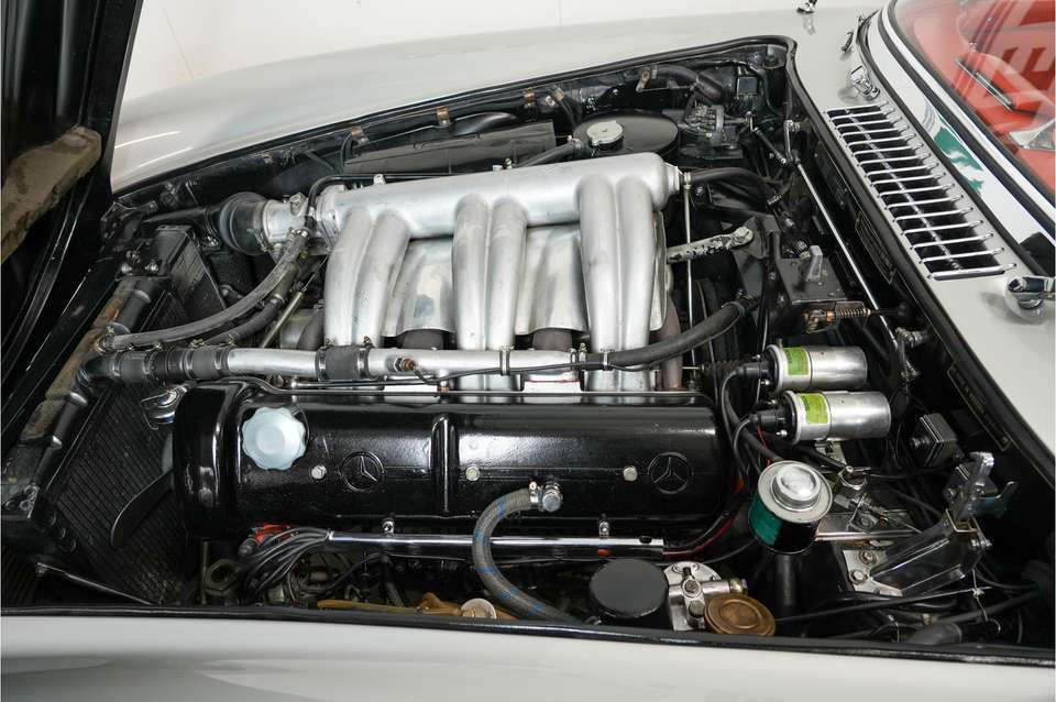Mercedes-Benz SL 300 - Imagem 5