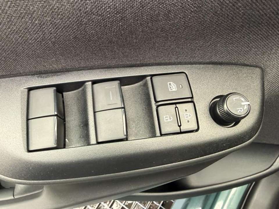 Toyota Yaris - Imagem 8