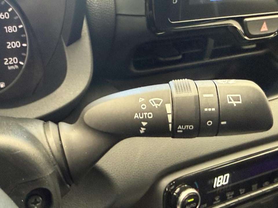 Toyota Yaris - Imagem 12