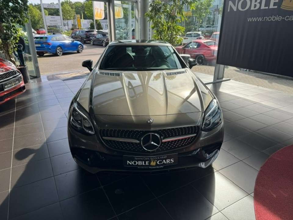 Mercedes-Benz SLC 300 - Imagem 2