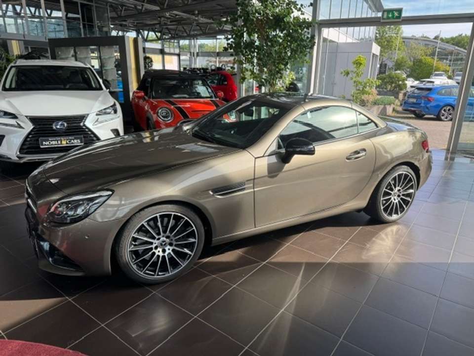 Mercedes-Benz SLC 300 - Imagem 3