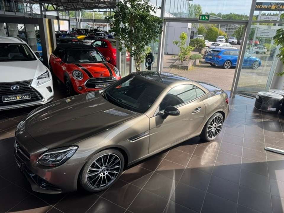 Mercedes-Benz SLC 300 - Imagem 4