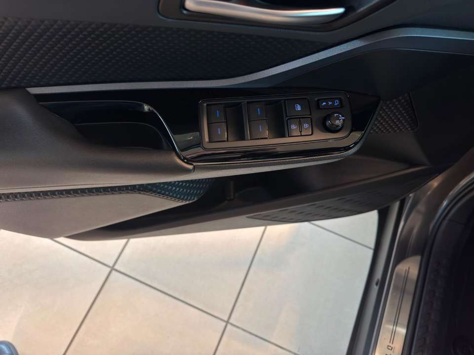 Toyota C-HR - Imagem 13