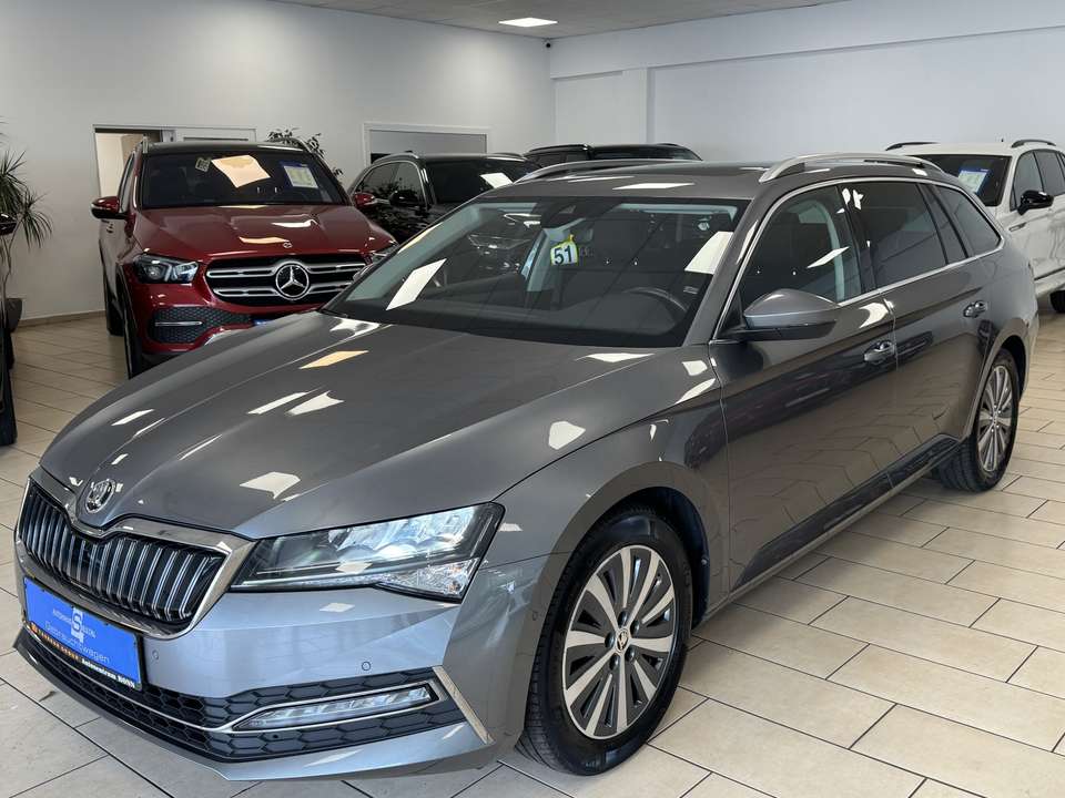 Skoda Superb - Imagem 1