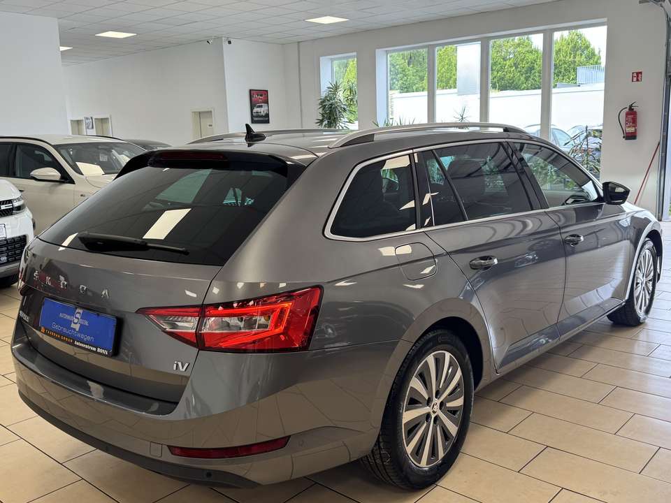 Skoda Superb - Imagem 5