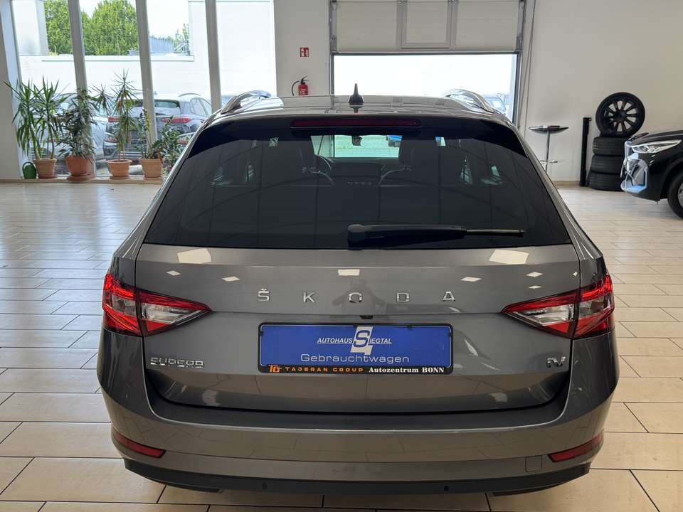 Skoda Superb - Imagem 6