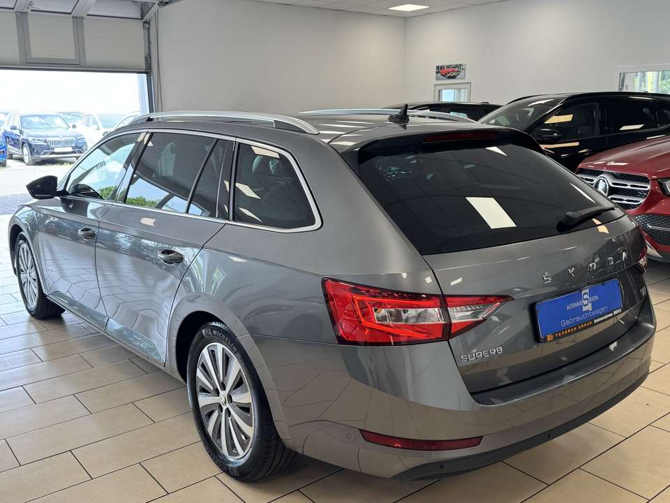 Skoda Superb - Imagem 8
