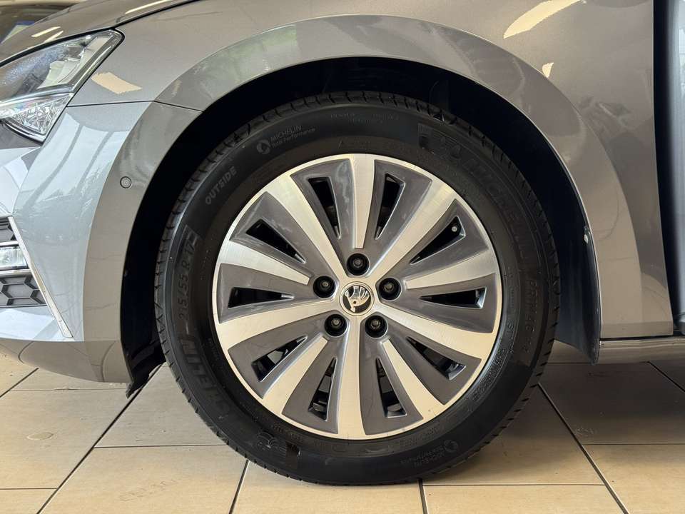 Skoda Superb - Imagem 10