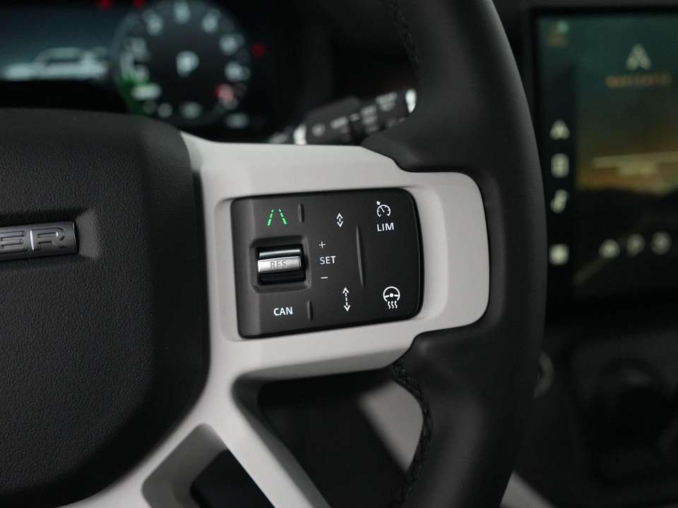Land Rover Defender - Imagem 11