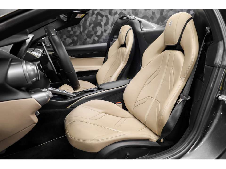 Ferrari 812 - Imagem 10