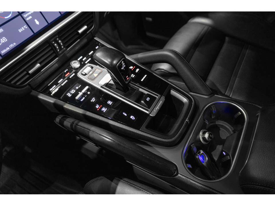 Porsche Cayenne - Imagem 12