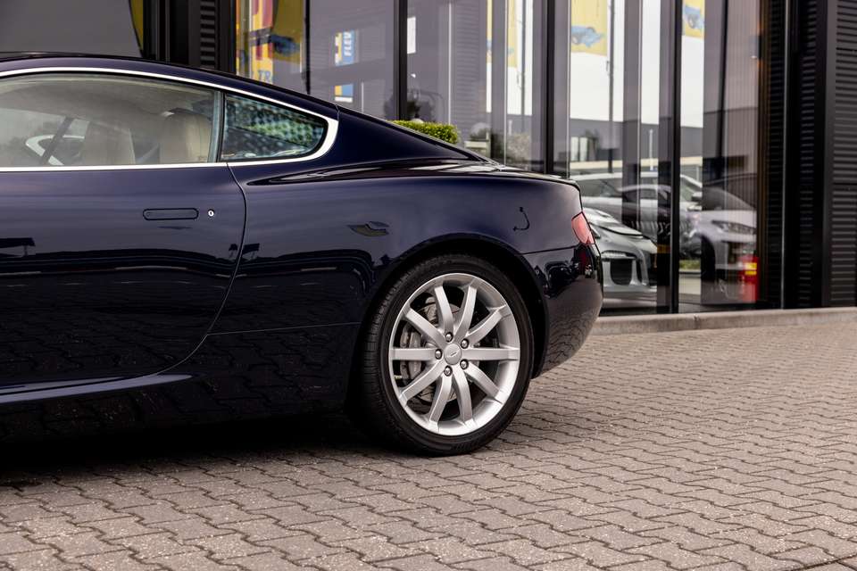 Aston Martin DB9 - Imagem 5