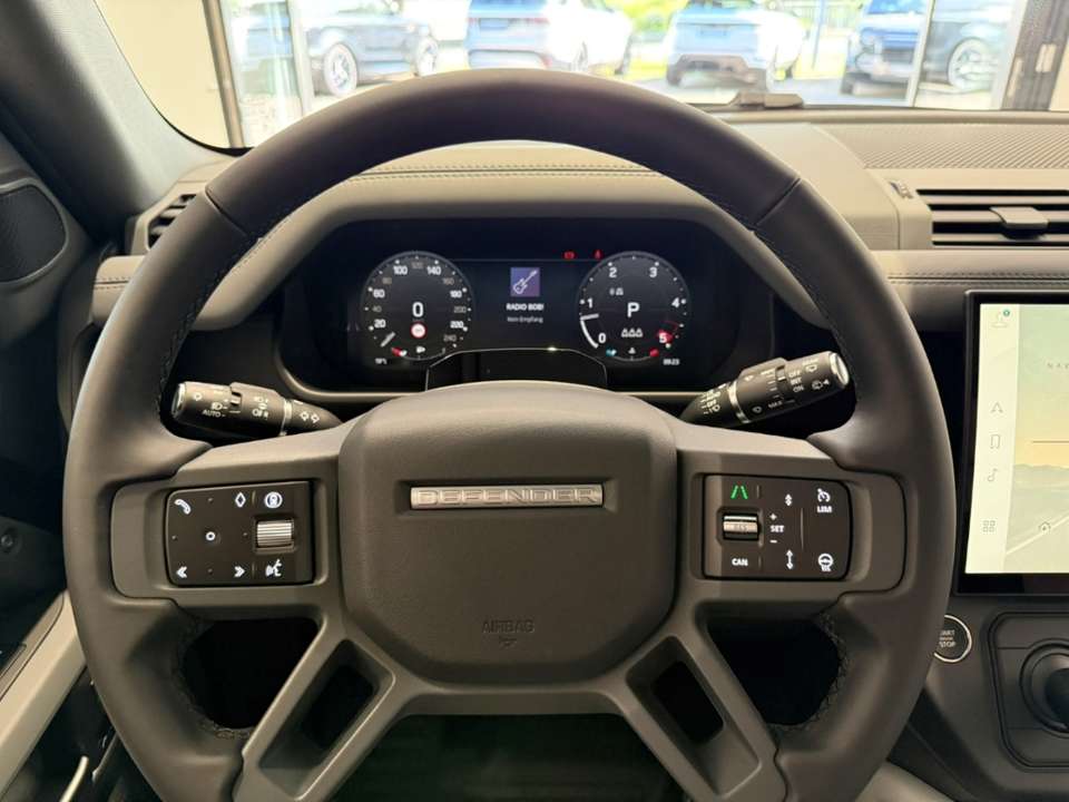 Land Rover Defender - Imagem 12