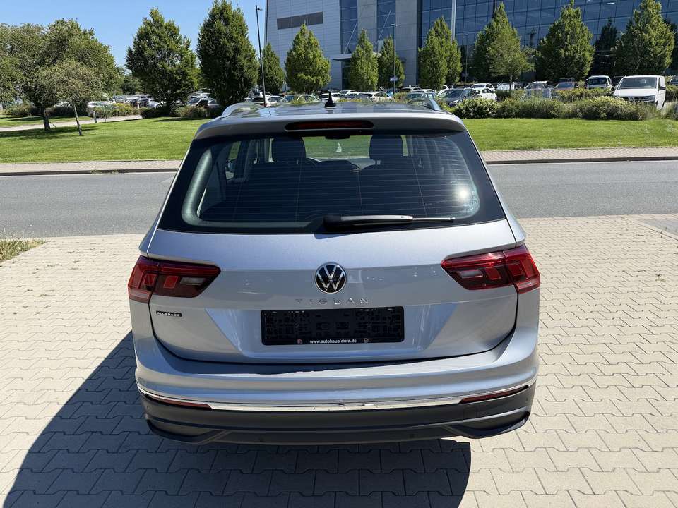 Volkswagen Tiguan Allspace - Imagem 8