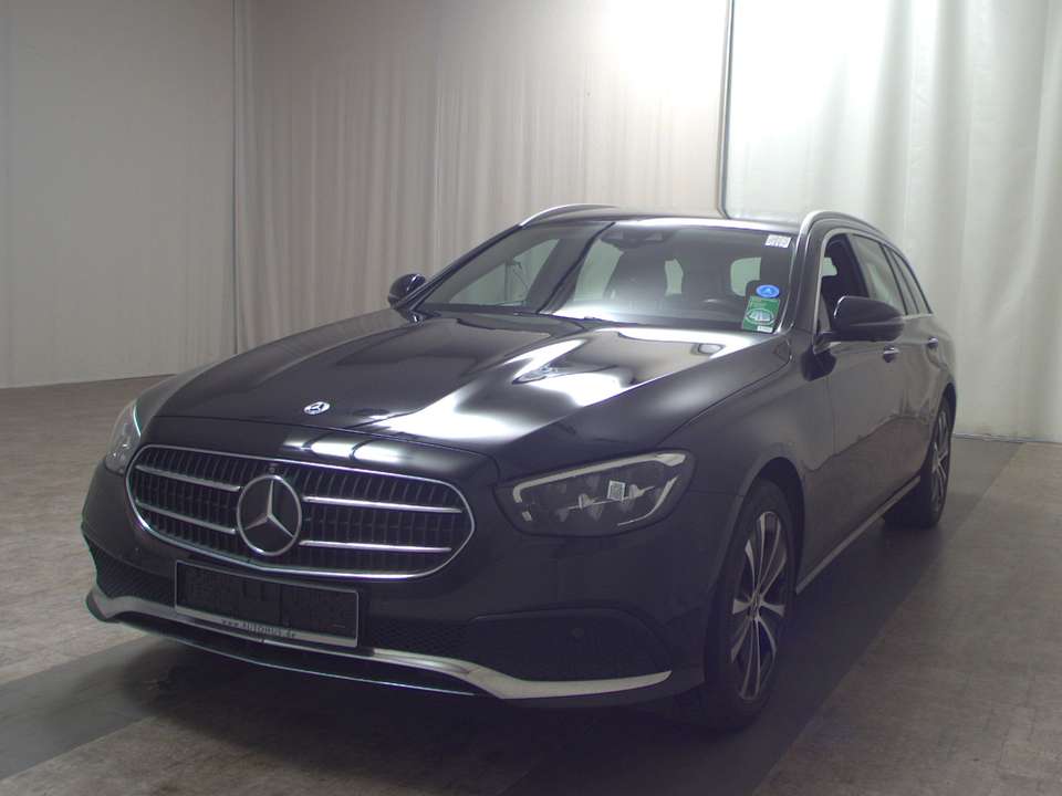 Mercedes-Benz E 300 - Imagem 2