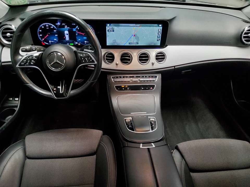 Mercedes-Benz E 300 - Imagem 5