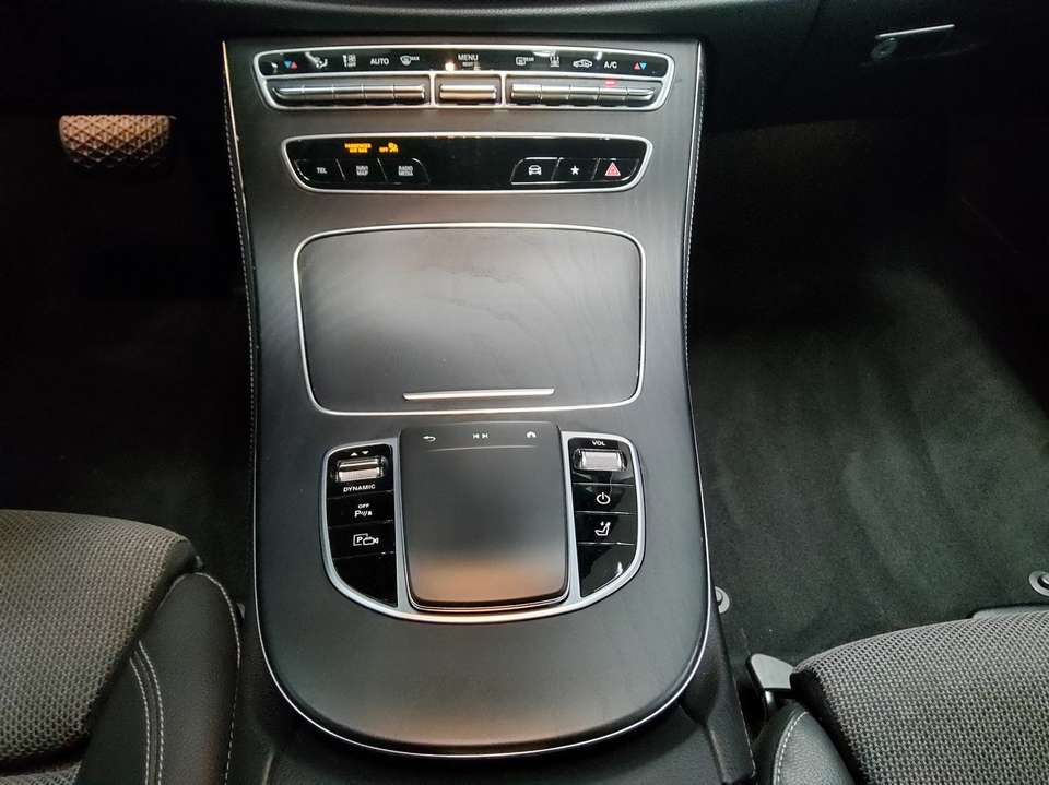 Mercedes-Benz E 300 - Imagem 6