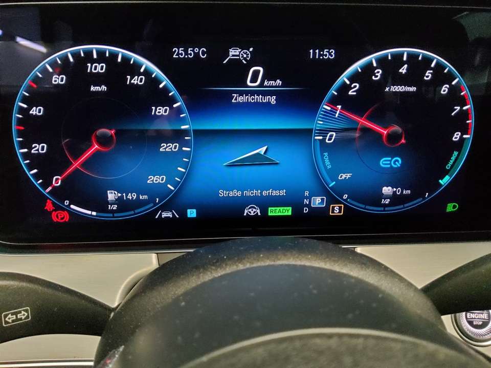 Mercedes-Benz E 300 - Imagem 8