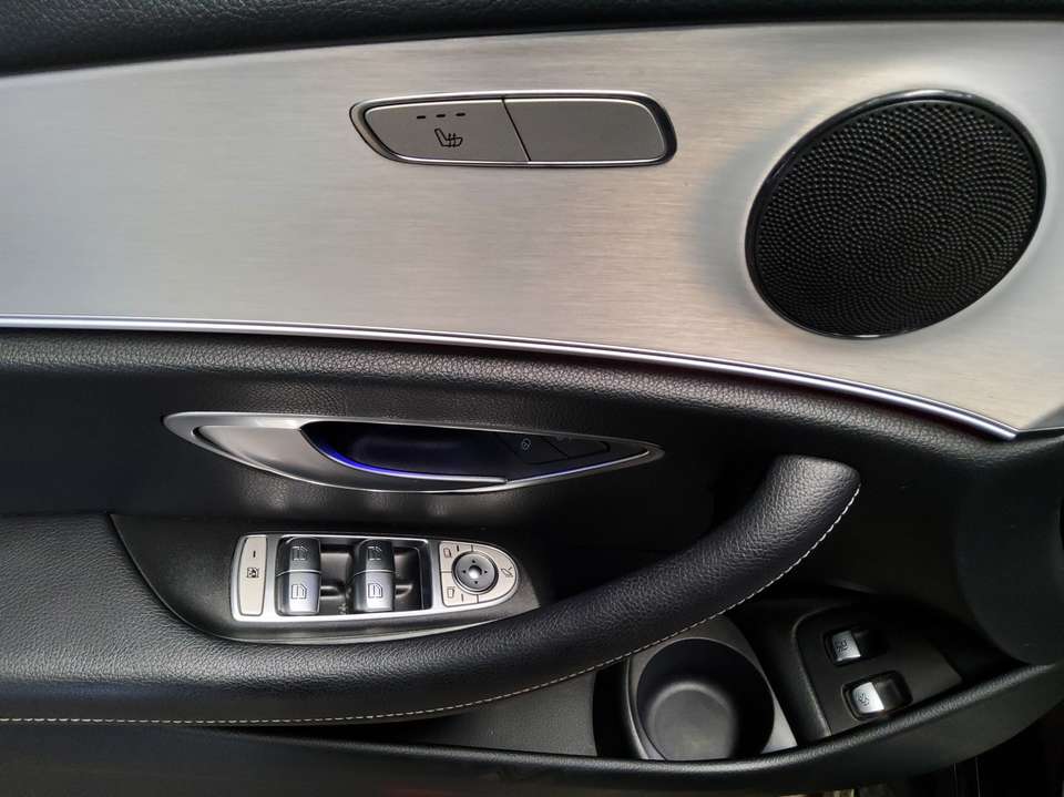 Mercedes-Benz E 300 - Imagem 10