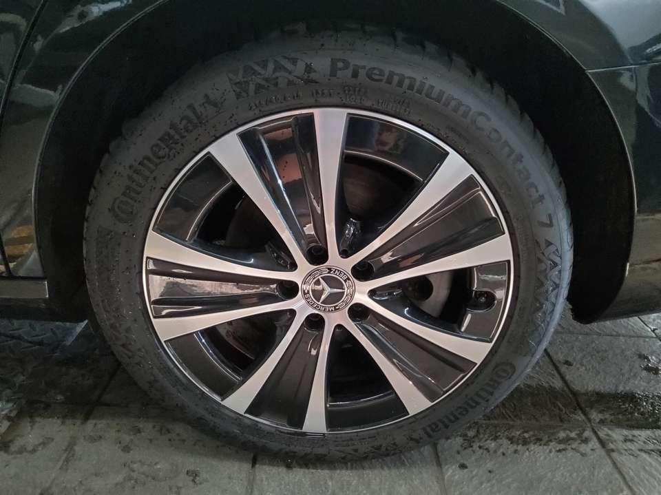 Mercedes-Benz E 300 - Imagem 11