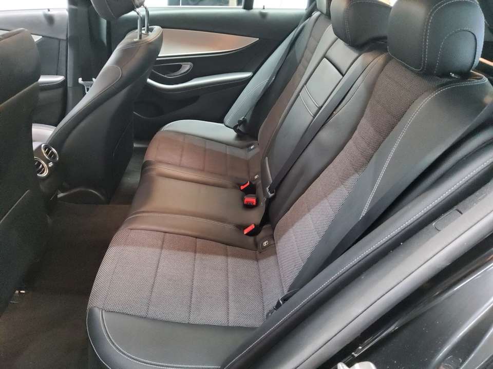 Mercedes-Benz E 300 - Imagem 13