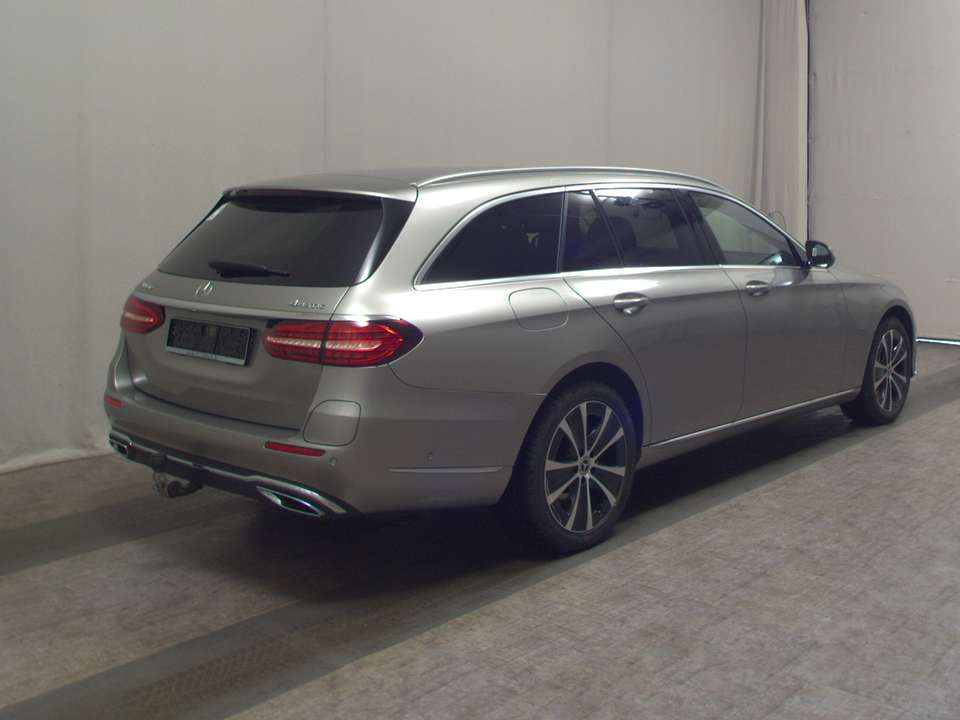 Mercedes-Benz E 300 - Imagem 4