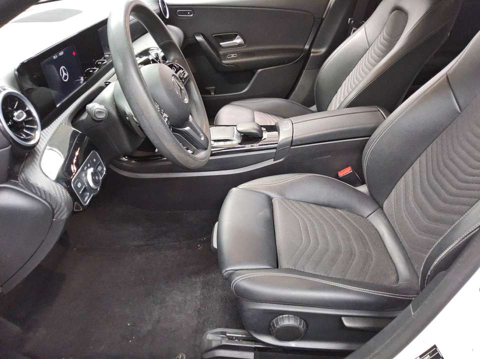 Mercedes-Benz A 180 - Imagem 9