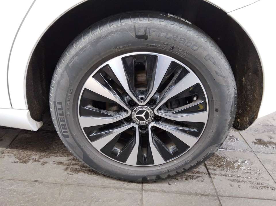 Mercedes-Benz A 180 - Imagem 11
