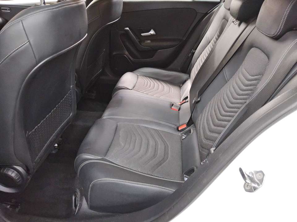 Mercedes-Benz A 180 - Imagem 13