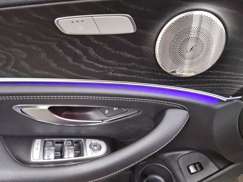 Mercedes-Benz E 300 - Imagem 10