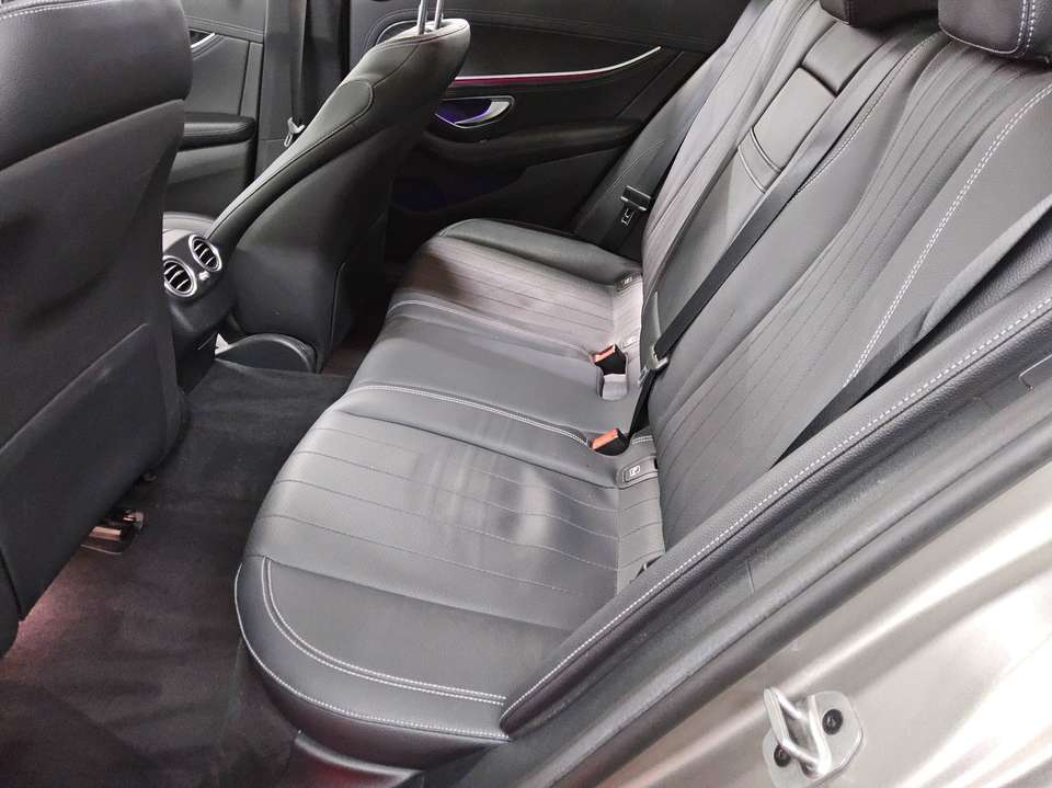Mercedes-Benz E 300 - Imagem 13