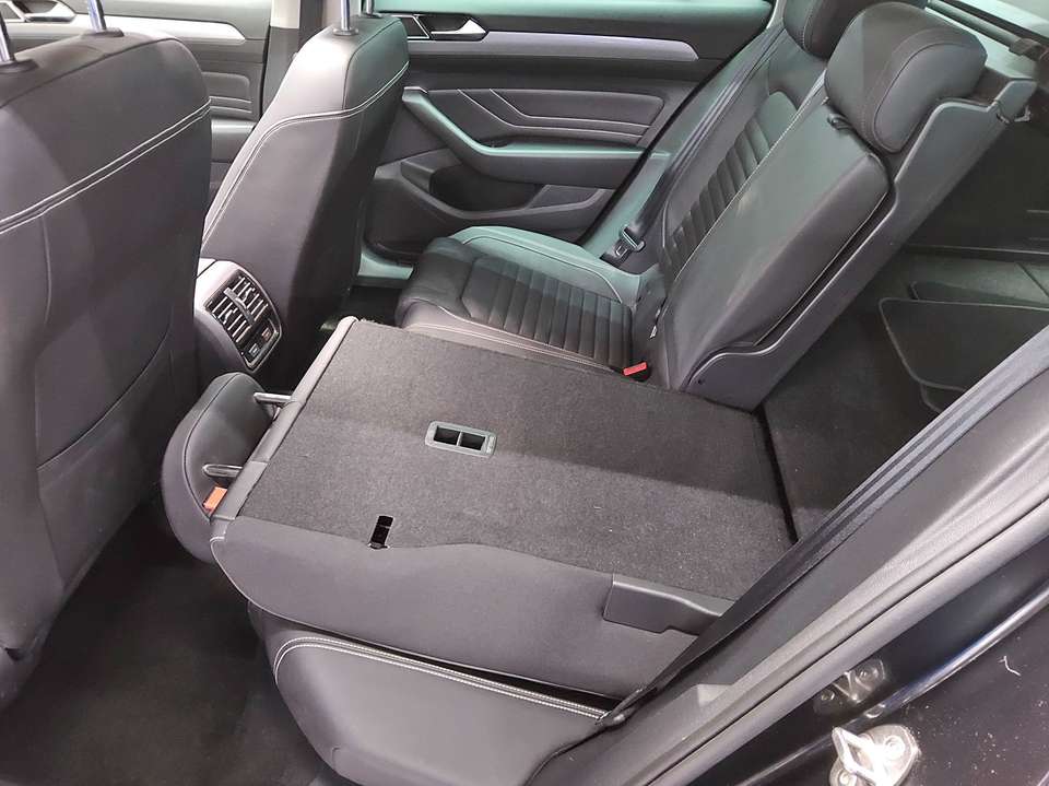 Volkswagen Passat Variant - Imagem 12