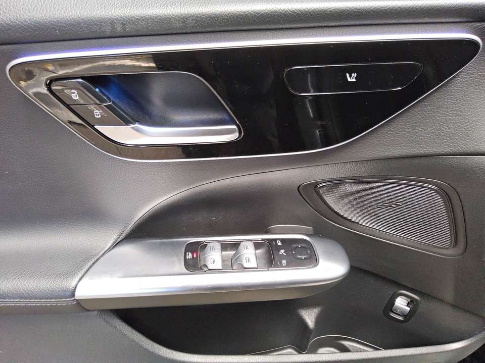Mercedes-Benz C 220 - Imagem 10
