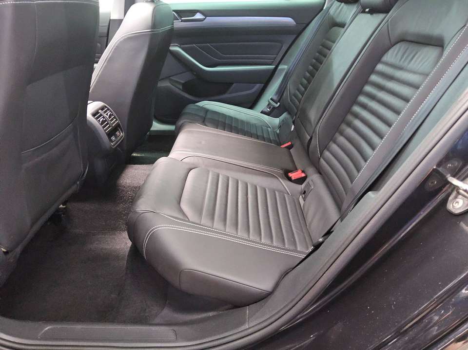 Volkswagen Passat Variant - Imagem 13