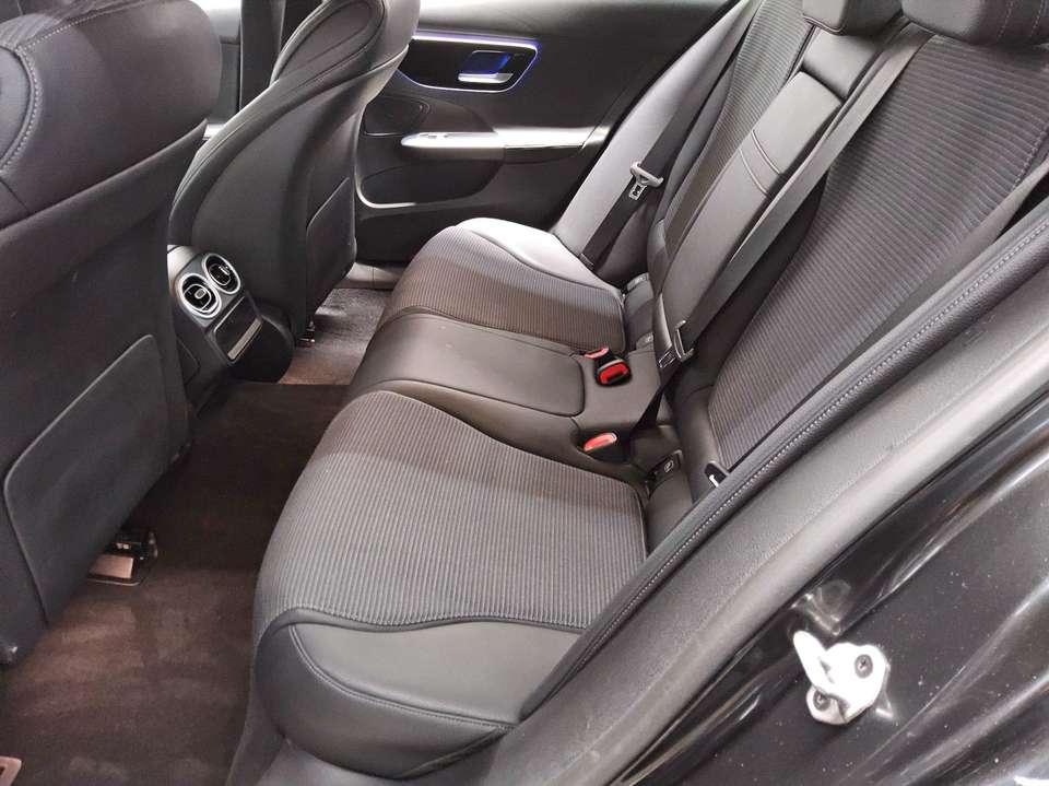 Mercedes-Benz C 220 - Imagem 13