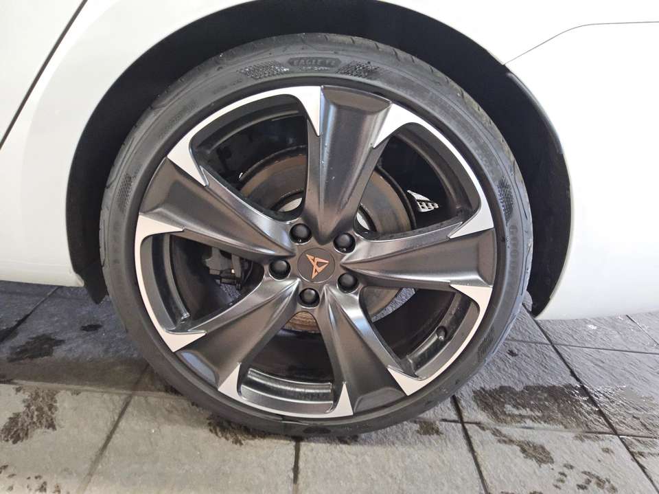CUPRA Leon - Imagem 12