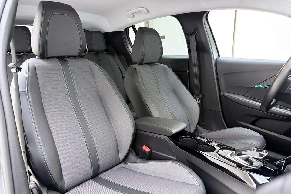 Peugeot e-208 - Imagem 14