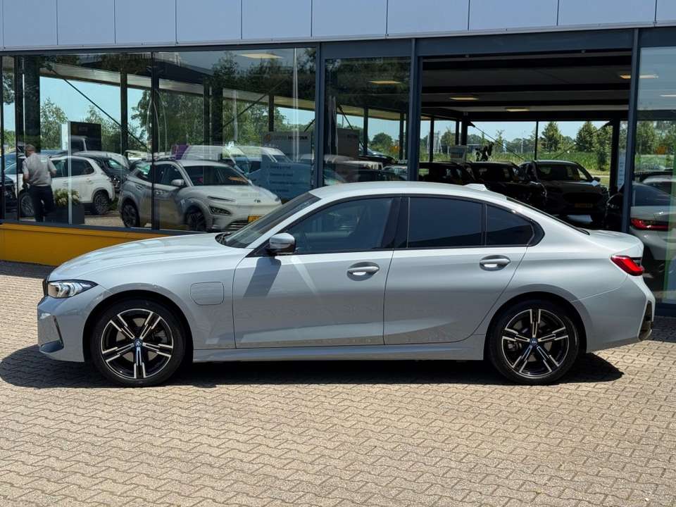 BMW 320 - Imagem 2