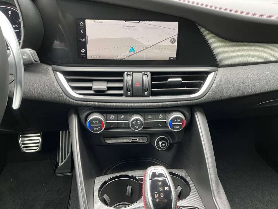 Alfa Romeo Giulia - Imagem 11