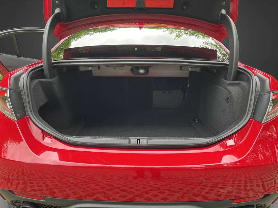 Alfa Romeo Giulia - Imagem 13